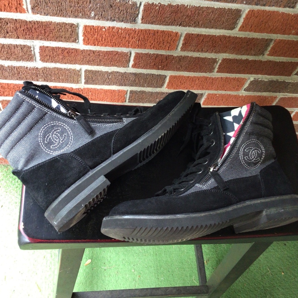Chanel CC boots size 40.5